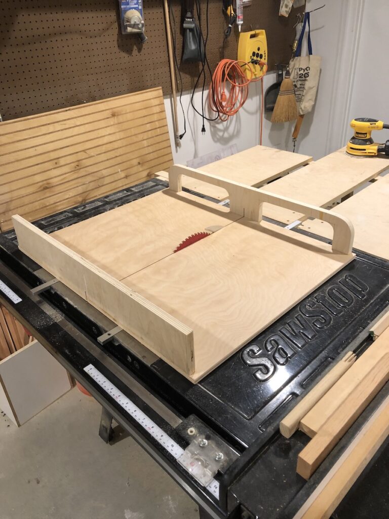 New cross-cut sled on my tablesaw.