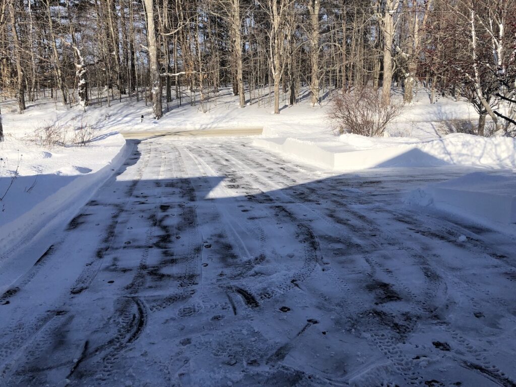 Driveway cleared after 20" snow blizzard on 01/29/2022